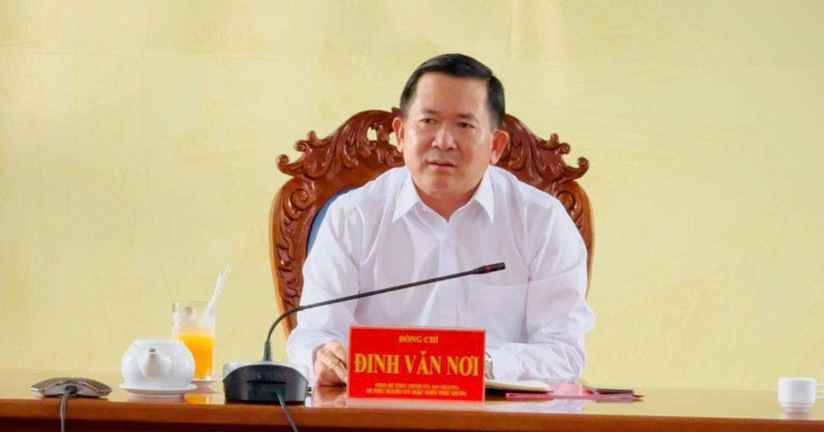 &Ocirc;ng Đinh Văn Nơi y&ecirc;u cầu kh&ocirc;ng n&eacute; tr&aacute;nh tiếp d&acirc;n