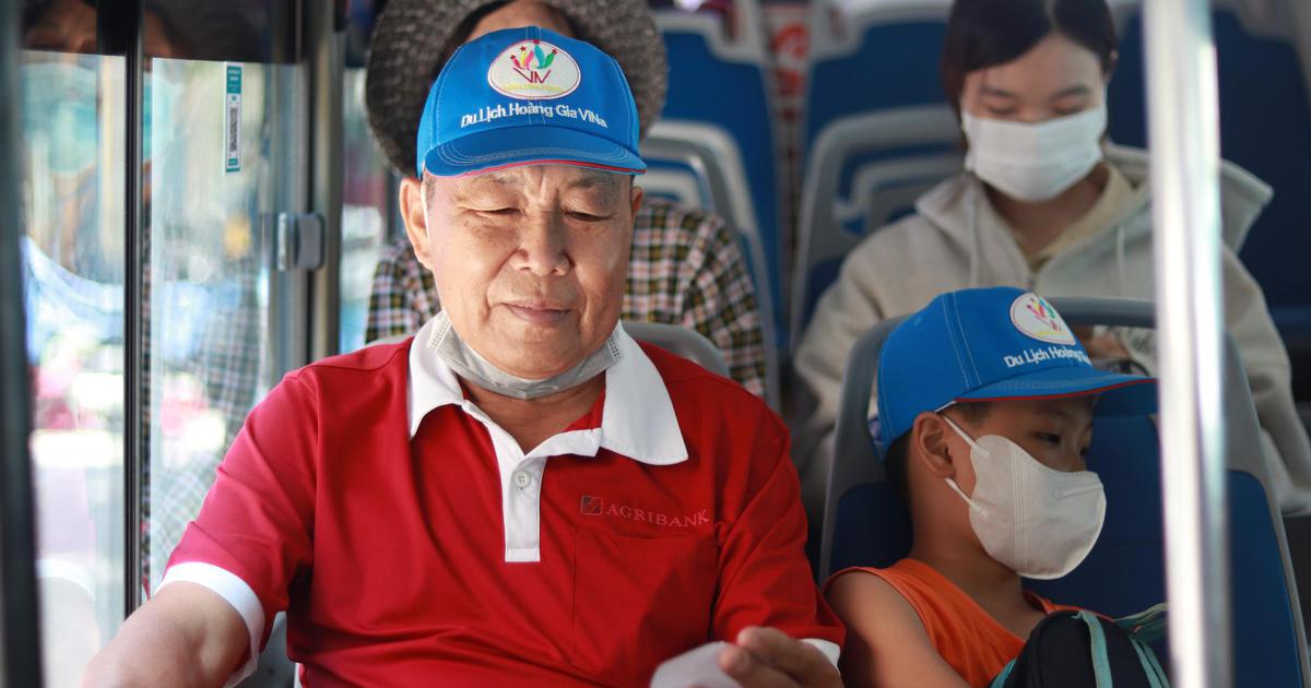 Người dân TP.HCM ùn ùn đi xe buýt miễn phí, hơn 8,5 triệu lượt trong 1 tháng