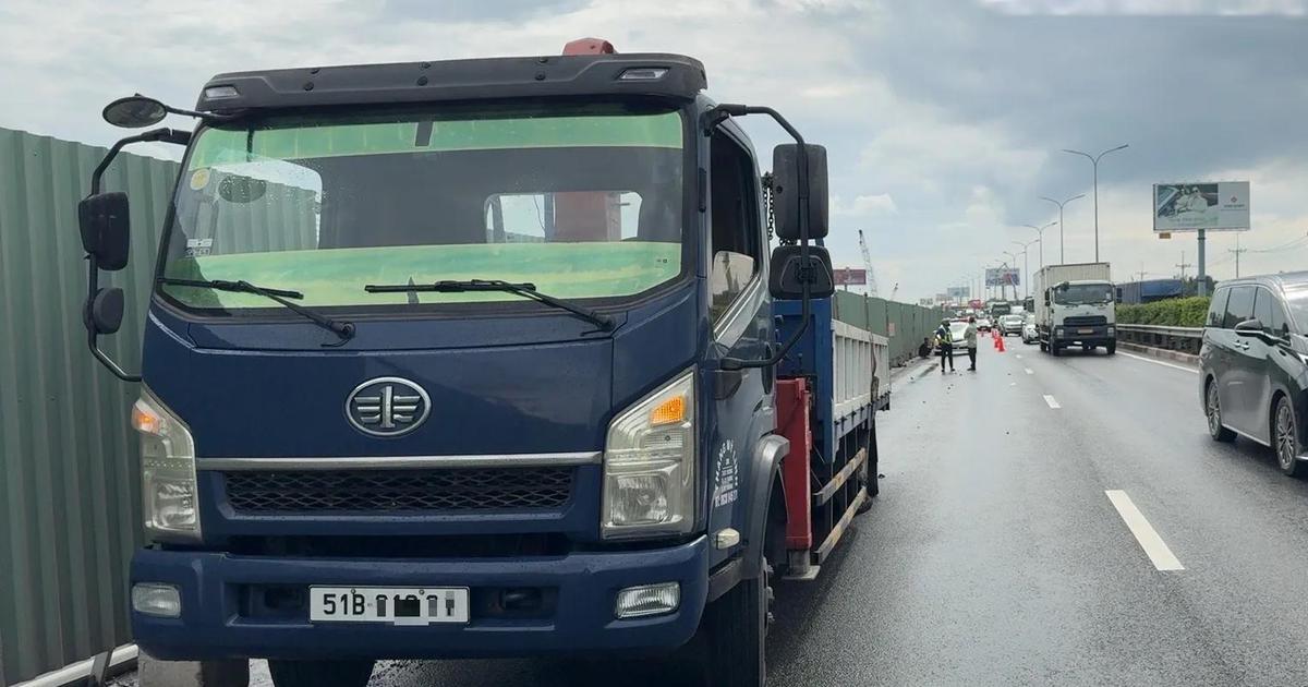 Xe hỏng phải dừng trên cao tốc, tài xế vẫn bị CSGT phạt 13 triệu đồng