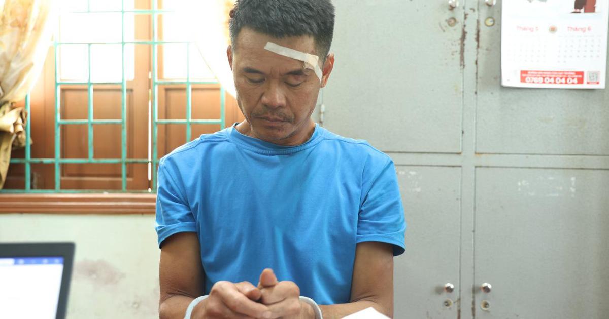 Bắt người đàn ông dùng rựa chém 3 cán bộ công an rồi cố thủ