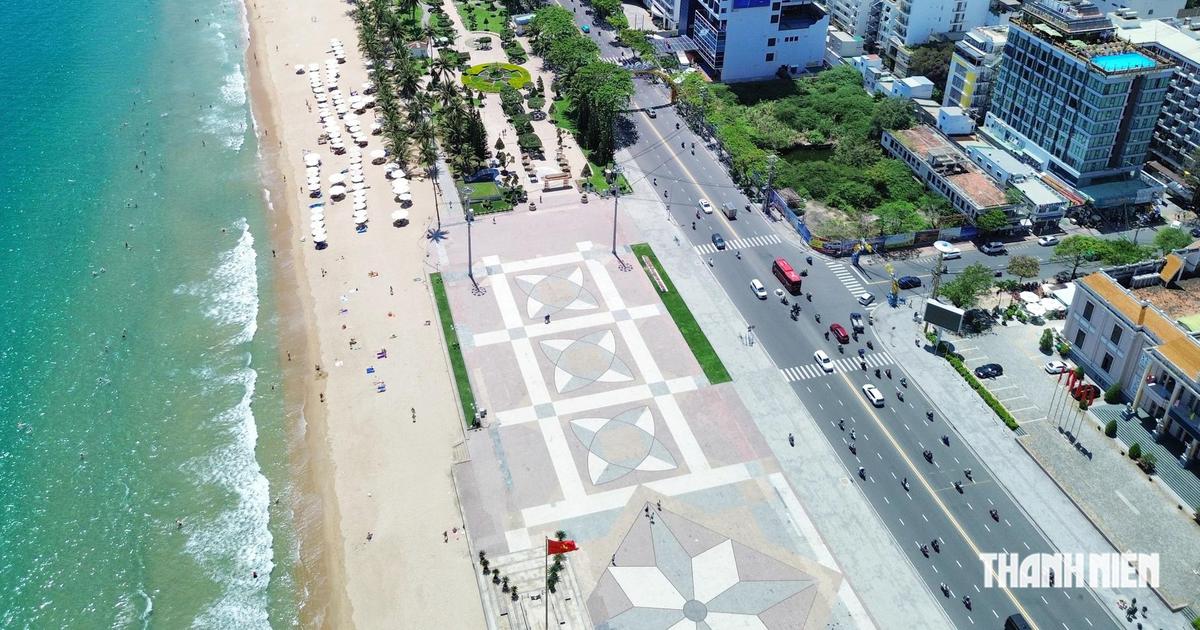 Nghiên cứu xây cầu đi bộ băng qua đường biển Trần Phú ở Nha Trang