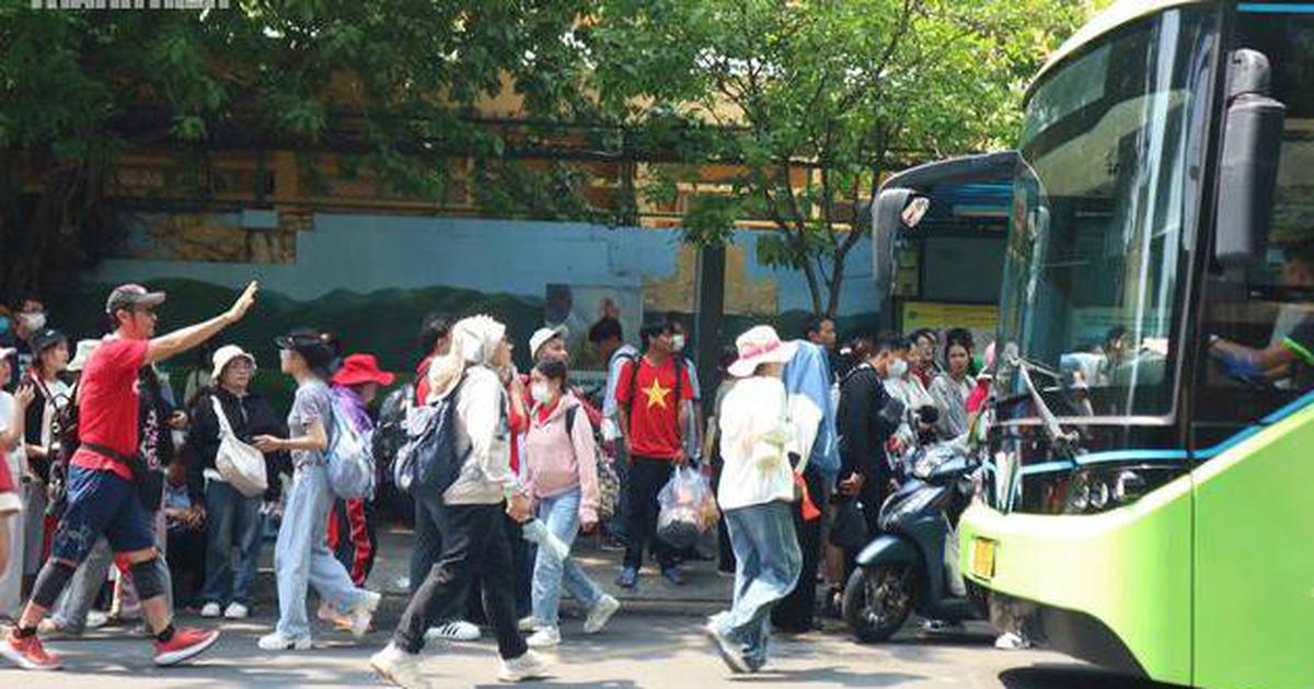 Đổi lộ trình 10 tuyến xe buýt khu vực Đại học Quốc gia, sinh viên TP.HCM lưu ý