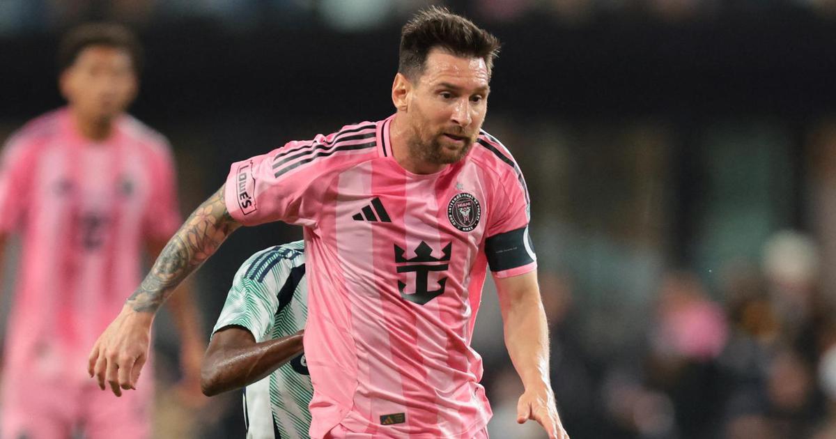 Từ đối thủ, Casemiro ca ngợi Messi ngày ra mắt Inter Miami: ‘Vị thần của bóng đá’