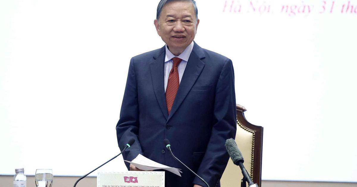 Xác định ngoại giao phục vụ phát triển là trung tâm