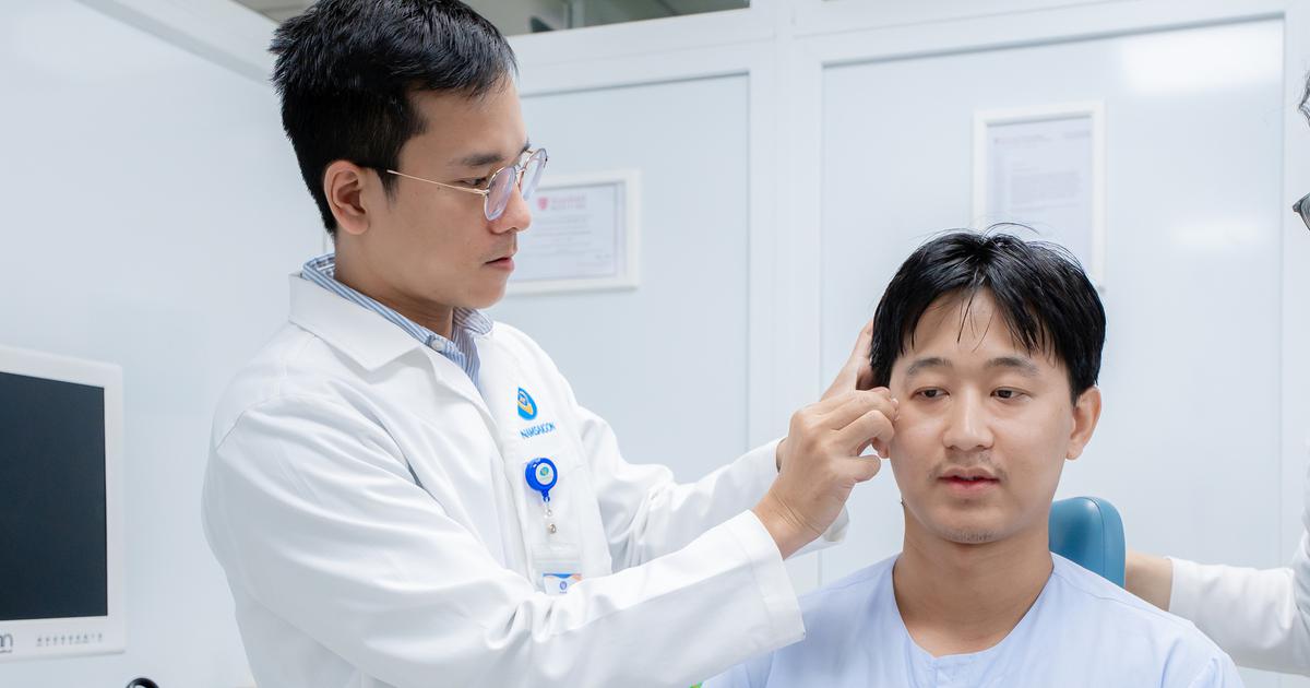 Hơn 20 năm không điều trị khối u vùng dưới tai vì nỗi lo liệt mặt