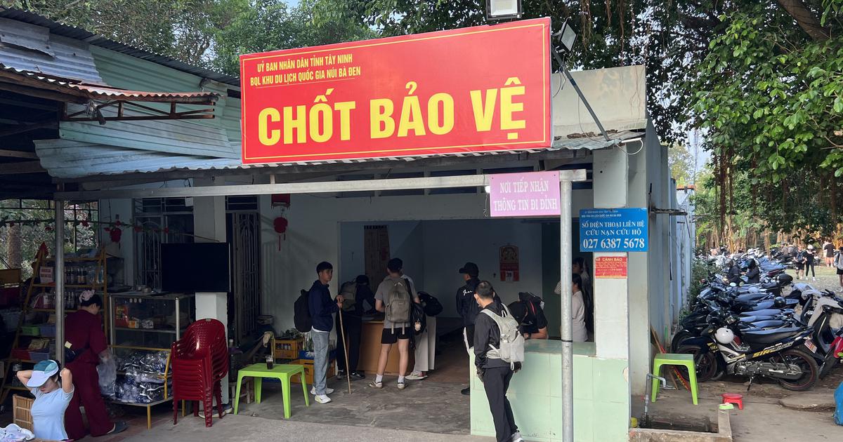 N&uacute;i B&agrave; Đen cảnh b&aacute;o nguy cơ đ&aacute; lăn, sạt lở tr&ecirc;n đường m&ograve;n xuống ch&ugrave;a B&agrave;