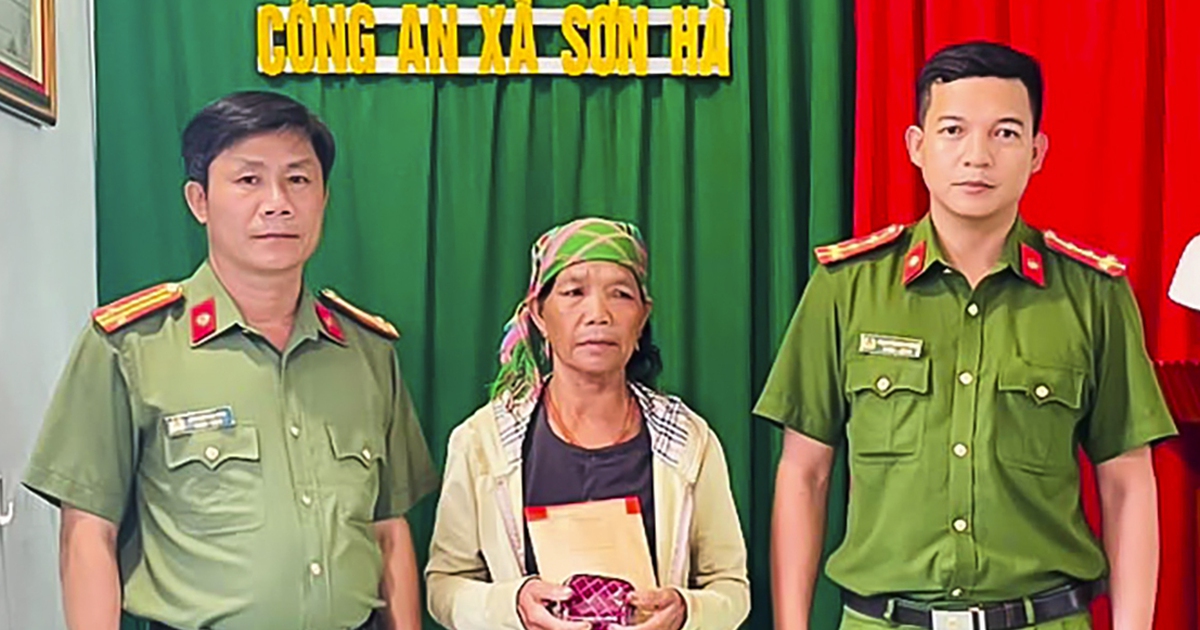 Công an tìm lại 1,3 cây vàng và hơn 15 triệu đồng cho người đánh rơi