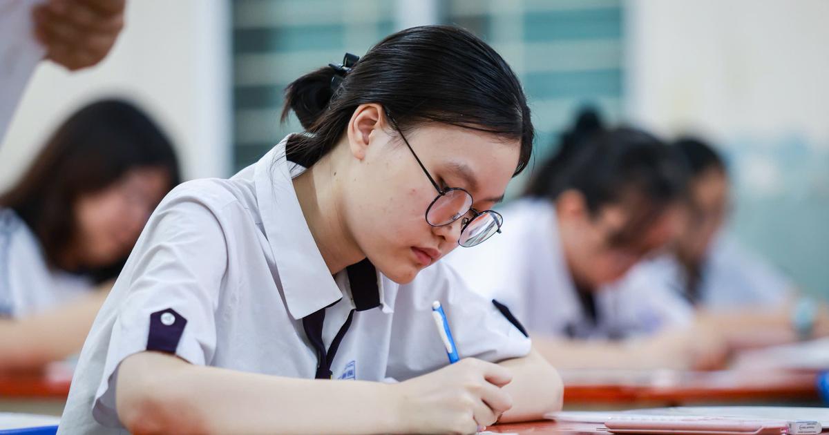 Điểm thi tốt nghiệp THPT 2026 cân bằng giữa nhóm STEM và xã hội