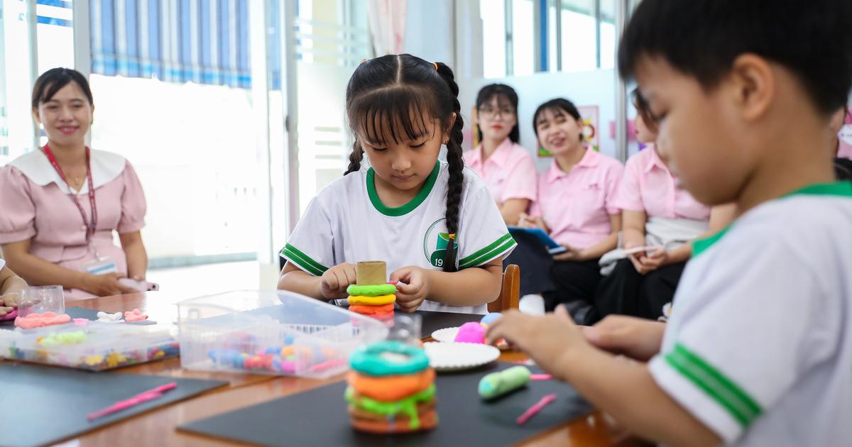 Ai nhận được 960.000 đồng/tháng khi tham gia phổ cập giáo dục mầm non 3-5 tuổi?