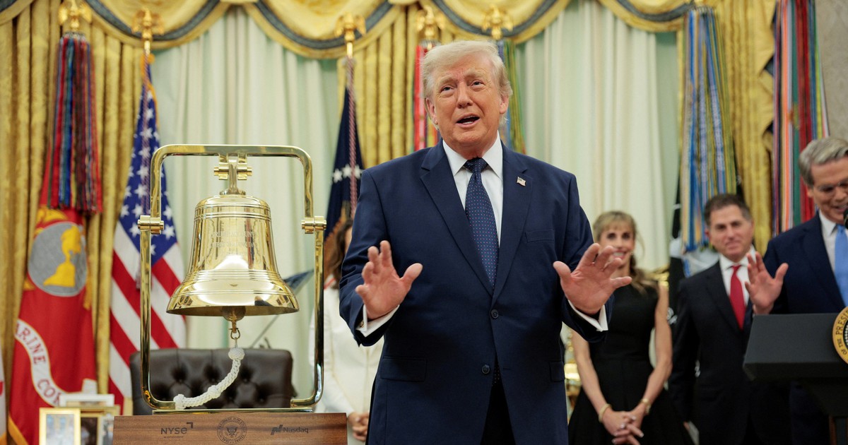 Tổng thống Trump thừa nhận đã ‘nhờ’ Chủ tịch FIFA can thiệp, khăng khăng ‘chỉ đấm vào mặt nhau mới là lỗi’
