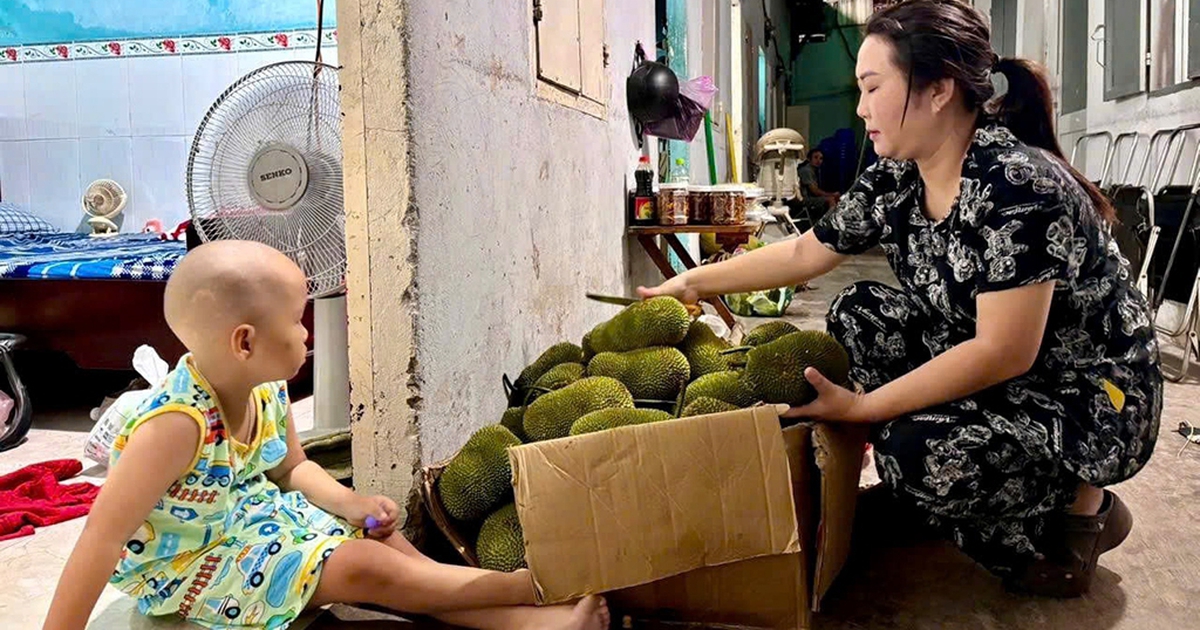 Xin giúp cậu bé 9 tuổi tập lại những bước đi