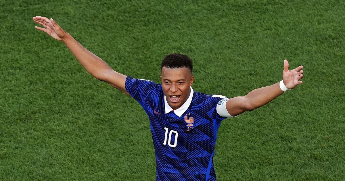 Vụ Mbappe bị phân biệt chủng tộc: Chính trị gia Paraguay quá vô lý khi dọa kiện, bắt 'nạn nhân' xin lỗi