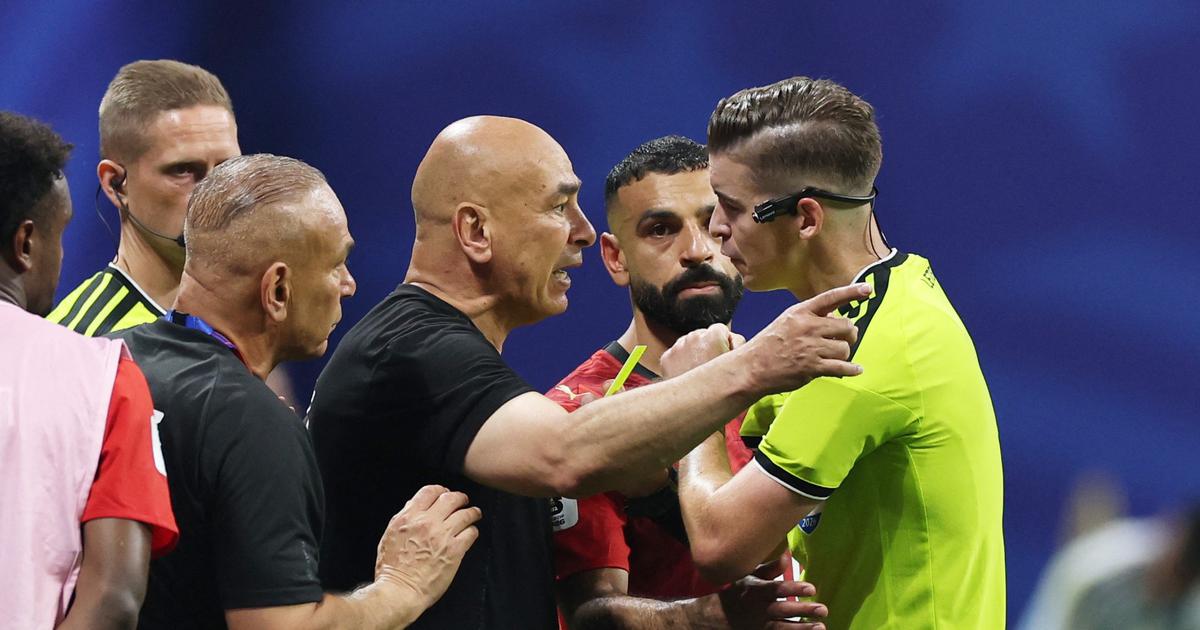 HLV Ai Cập bức xúc, tố FIFA thiên vị Argentina: 'Họ muốn Messi tiếp tục cuộc đua'