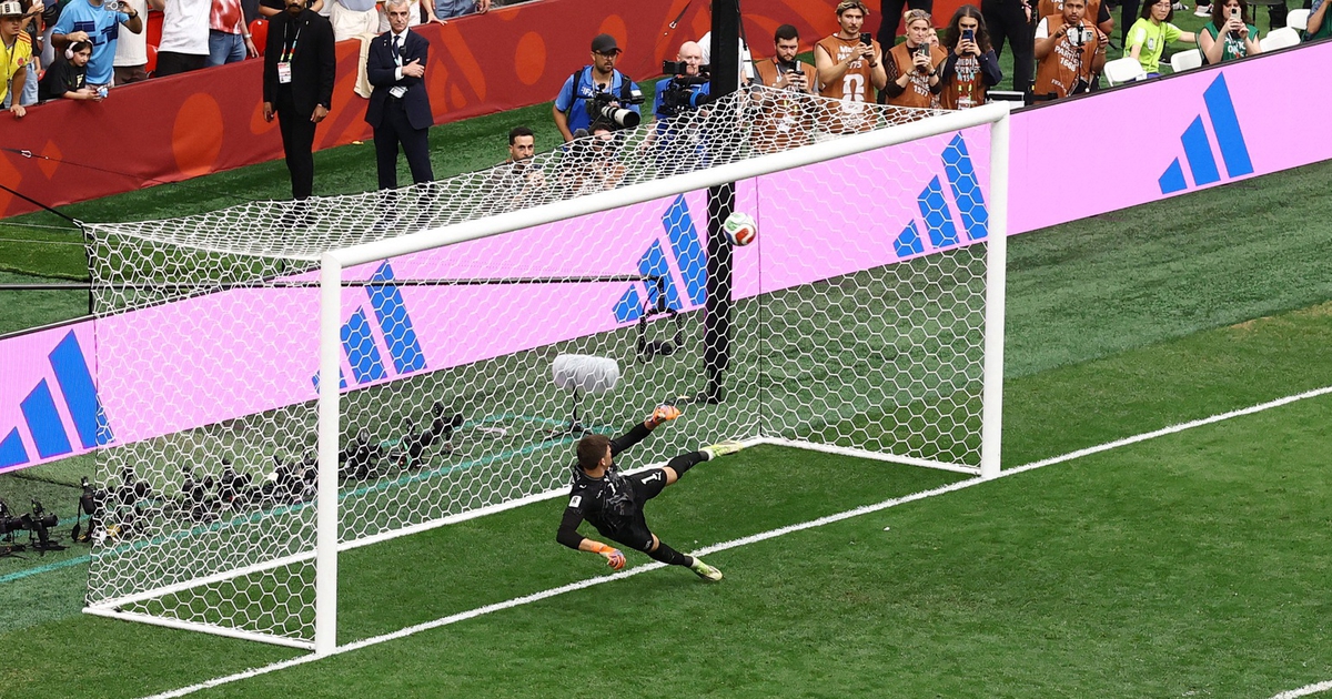 Đội gặp Argentina của Messi ở tứ kết được xác định sau loạt luân lưu nghẹt thở