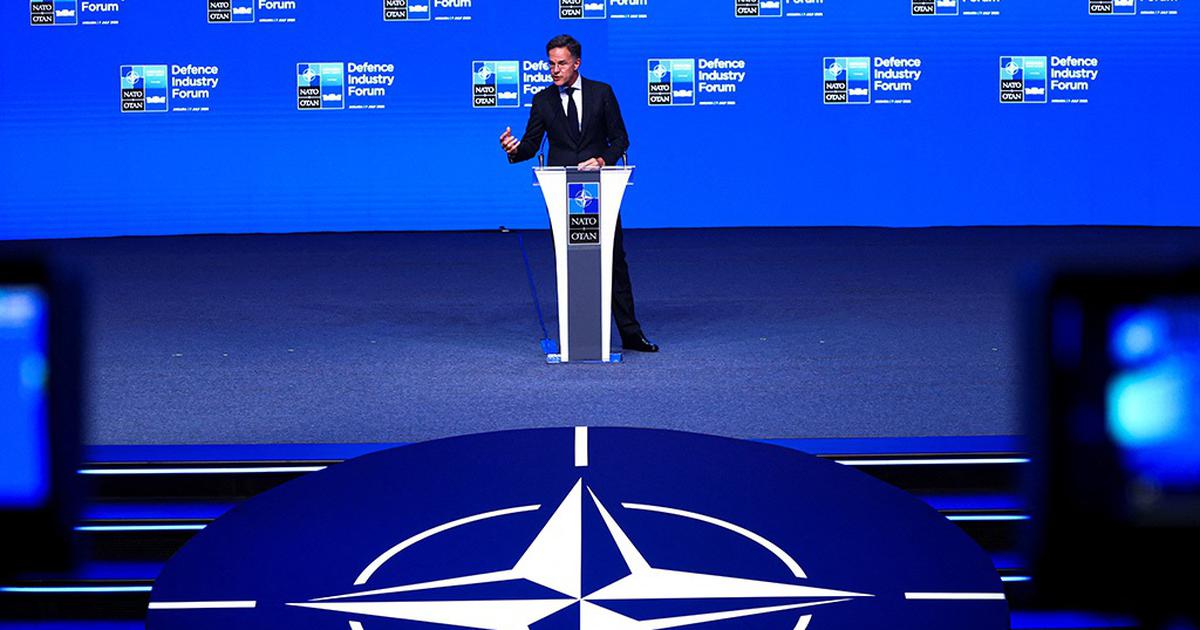 NATO trước ph&eacute;p thử đo&agrave;n kết