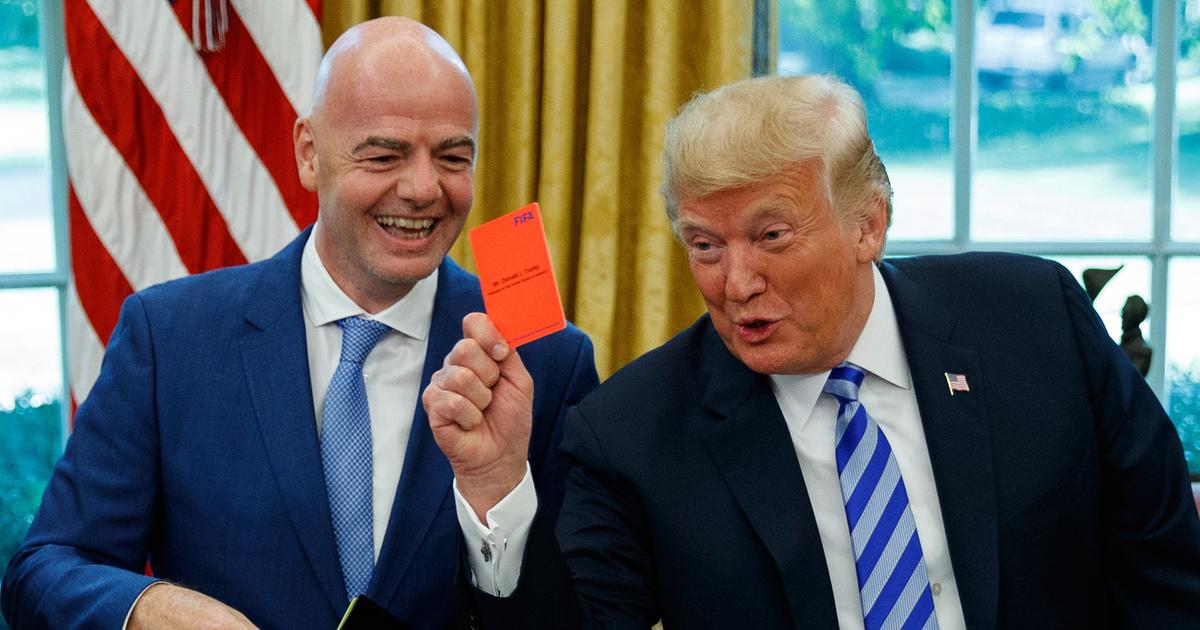 Tổng thống Trump v&agrave; Chủ tịch FIFA th&acirc;n thiết thế n&agrave;o?