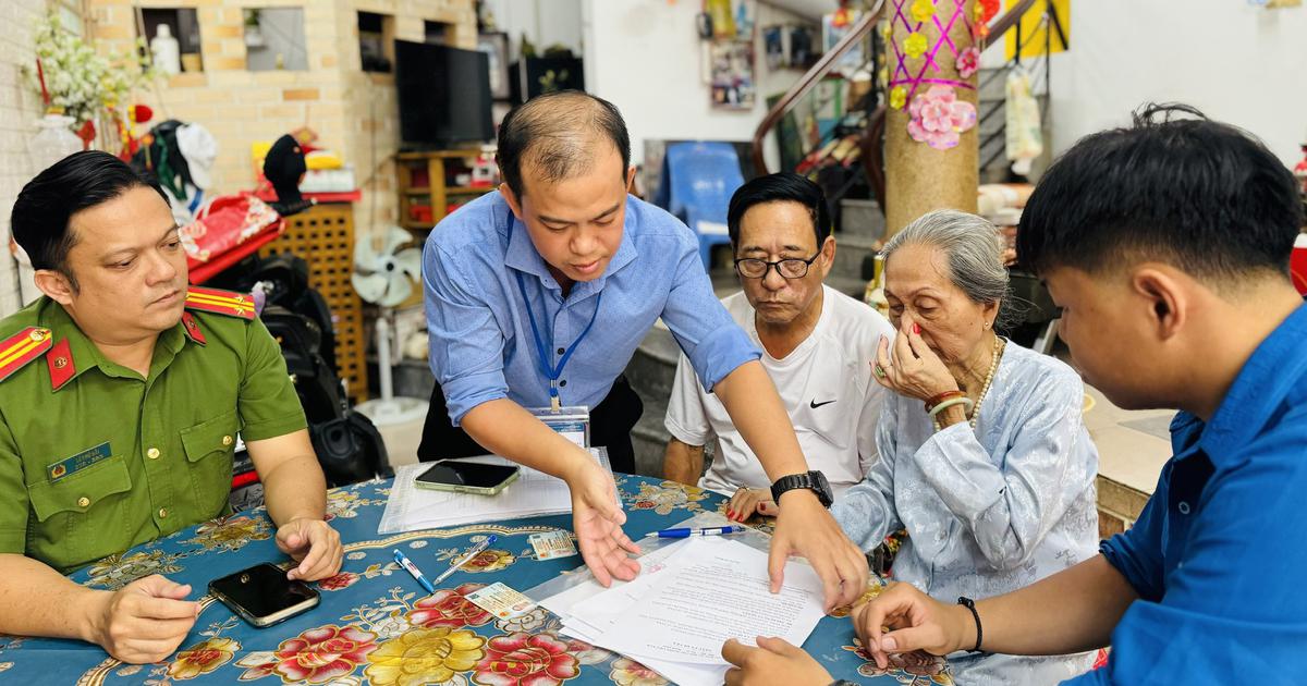 Chuyện về 'đội xung k&iacute;ch' chứng thực chữ k&yacute; tại nh&agrave; ở TP.HCM