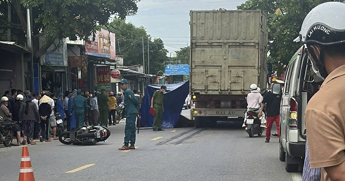 Va chạm giữa 2 xe m&aacute;y v&agrave; xe đầu k&eacute;o, người phụ nữ tử vong tại chỗ