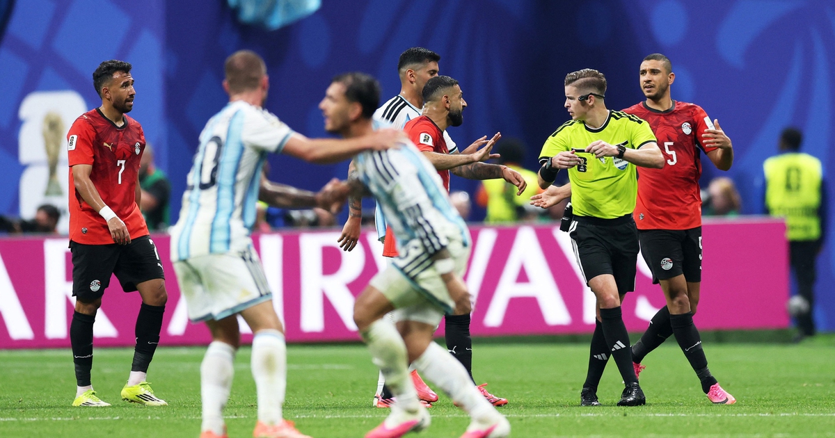 Liên đoàn Bóng đá Ai Cập khiếu nại lên FIFA, đòi điều tra trọng tài trận thua Argentina