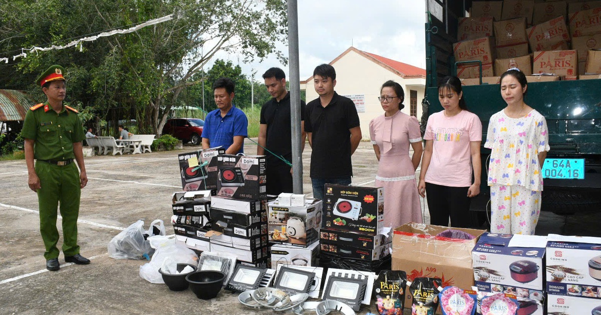 Triệt ph&aacute; đường d&acirc;y 'thổi gi&aacute;' b&aacute;n bếp điện Trung Quốc l&ecirc;n 10 lần ở v&ugrave;ng qu&ecirc; ngh&egrave;o