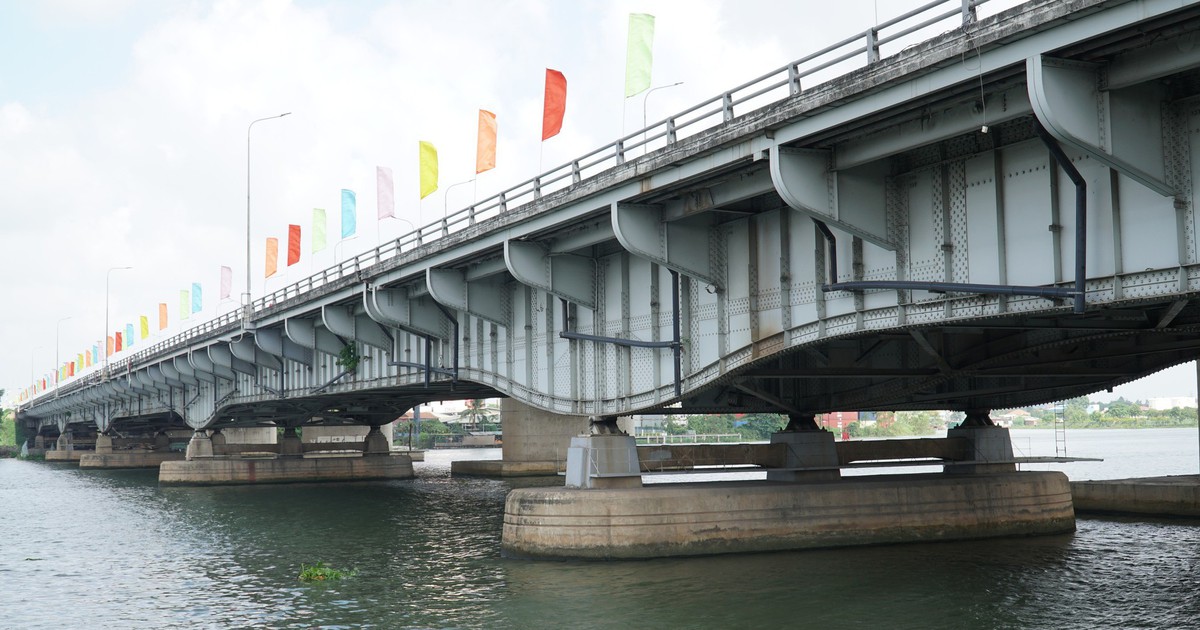 Cầu Đồng Nai cũ x&acirc;y năm 1964 kết cấu thế n&agrave;o, v&igrave; sao phải n&acirc;ng tĩnh kh&ocirc;ng?