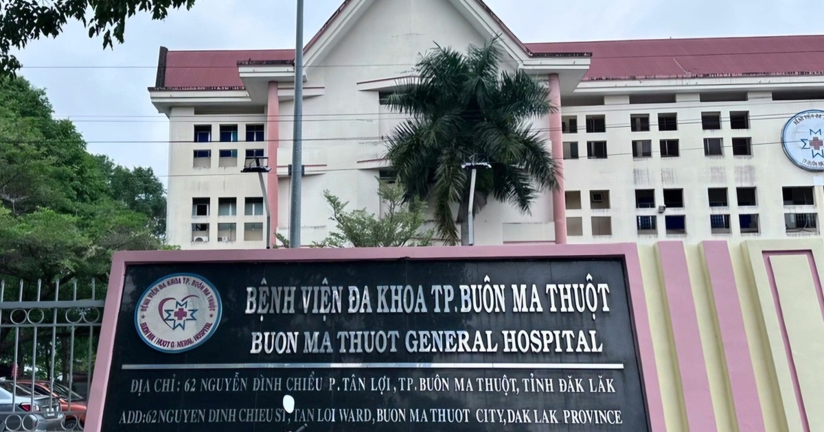 Một nữ bác sĩ bị cảnh cáo vì 'vòi vĩnh' tiền sản phụ