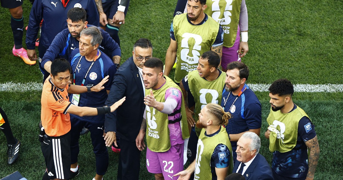 FIFA tức tốc điều chỉnh VAR sau hàng loạt tranh cãi, ứng dụng luôn trận Pháp thắng Ma Rốc