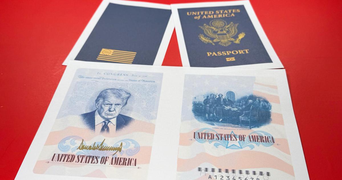 Mỹ sắp cấp hộ chiếu mang hình ông Trump trên toàn quốc