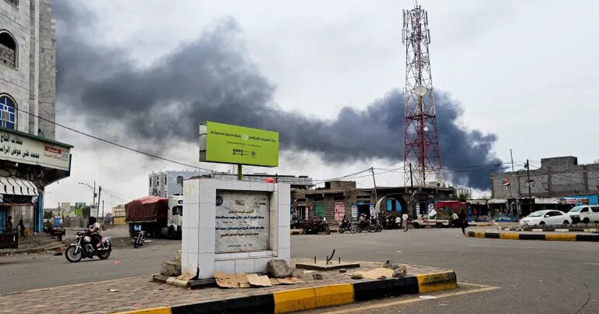 Houthi tấn công nhà máy lọc dầu Ả Rập Xê Út