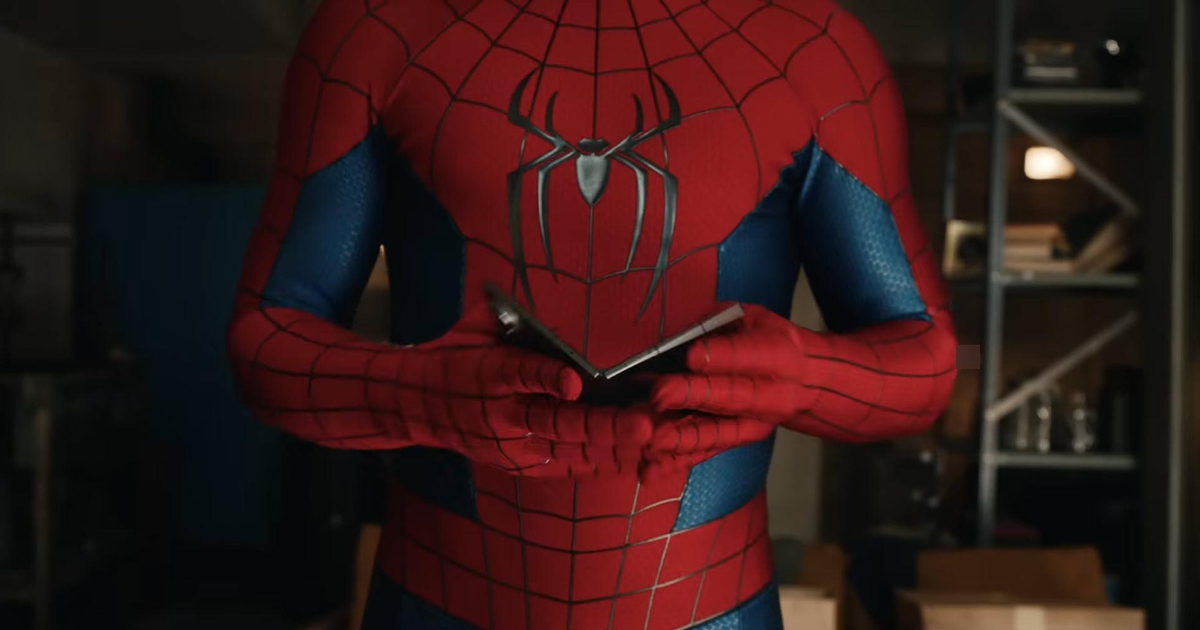 Tiết lộ mẫu điện thoại gập 'siêu bền' của Spider-Man trong 'Brand New Day'