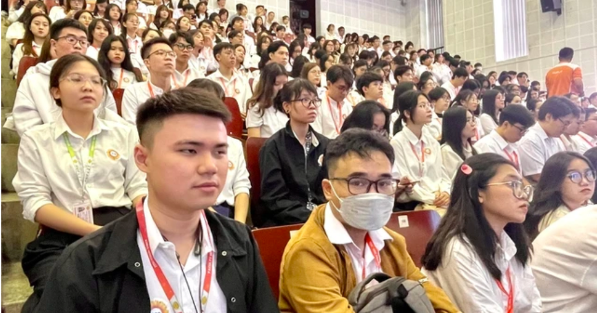 Ngành ngôn ngữ nào có điểm chuẩn cao nhất Trường ĐH Ngoại ngữ - Tin học TP.HCM?