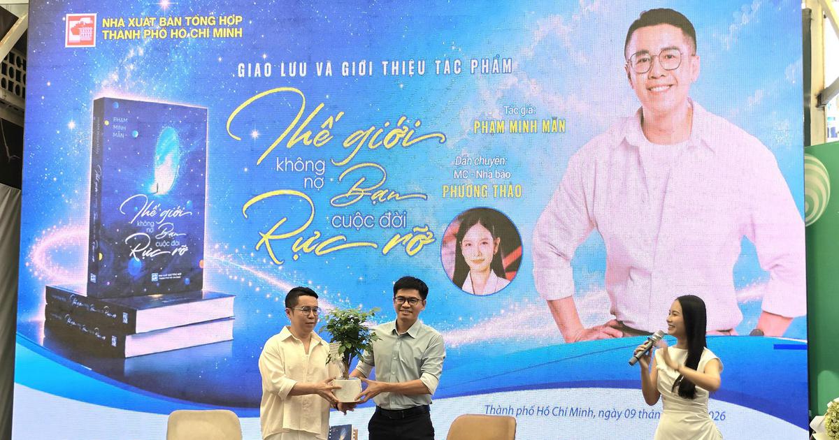 'Thế giới không nợ bạn cuộc đời rực rỡ’ và những chông chênh tuổi 40
