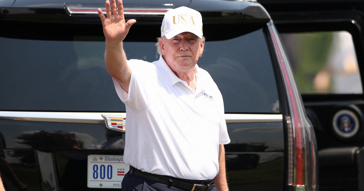 Mỹ điều tiêm kích F-16 chặn máy bay vào gần sân golf của ông Trump