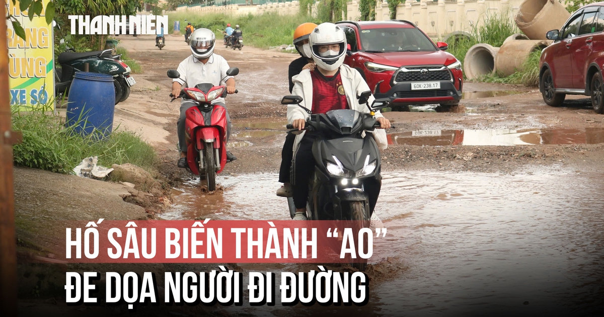 Tuyến đường 500 m ngập hố sâu, người dân khổ sở: 'Xe tông, té là chuyện bình thường'