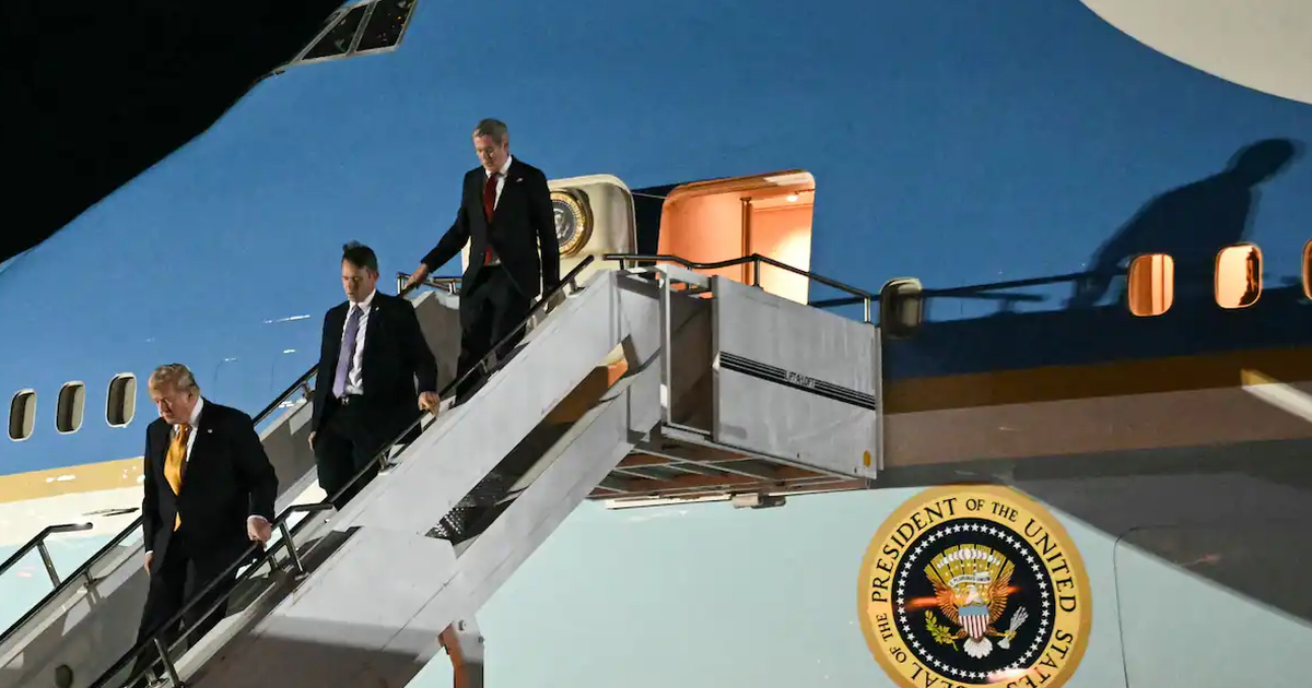 Chuyến bay bí mật của Tổng thống Trump trước nguy cơ ám sát