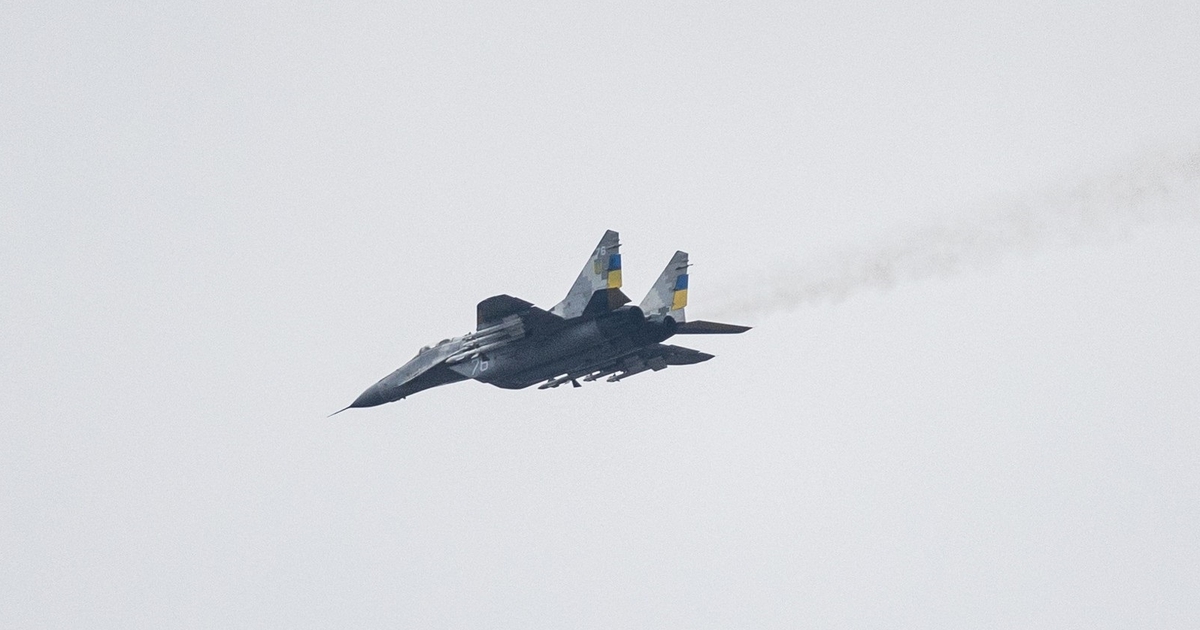 Chiến đấu cơ MiG-29 Ukraine bốc cháy giữa phi vụ