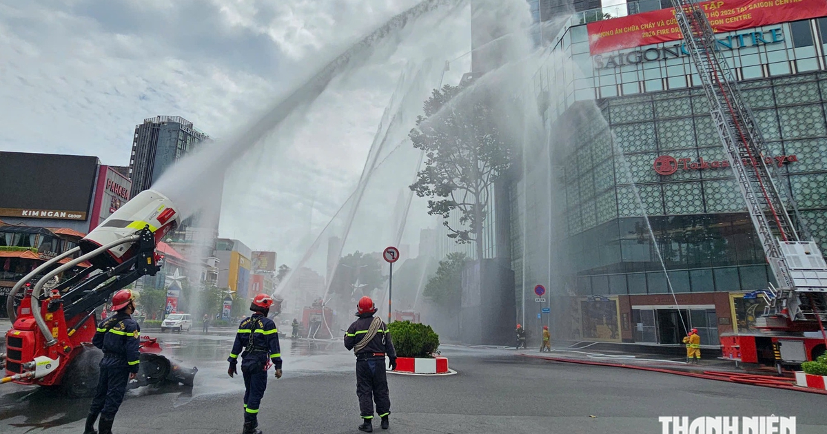 Huy động 3.000 người diễn tập phương án chữa cháy tại tòa nhà Saigon Centre