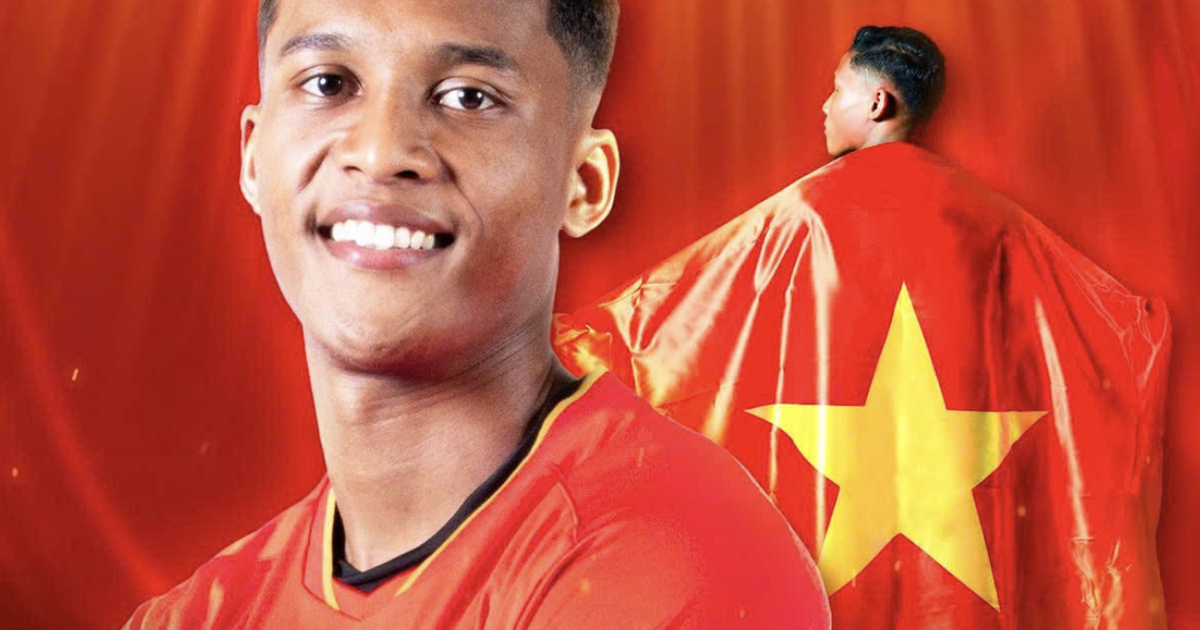 Trung vệ Việt kiều CLB CAHN Adou Minh chính thức có quốc tịch Việt Nam, HLV Kim Sang-sik 'đau đầu'