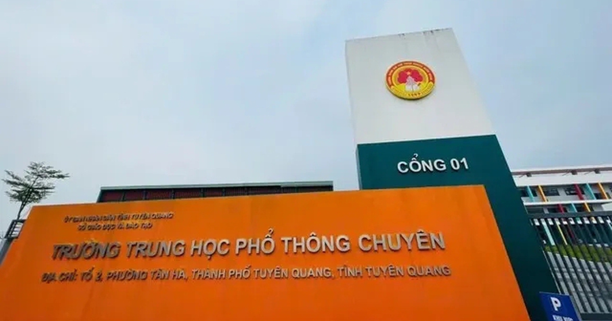 Hai thí sinh tự do tại trường chuyên Tuyên Quang không thi lại