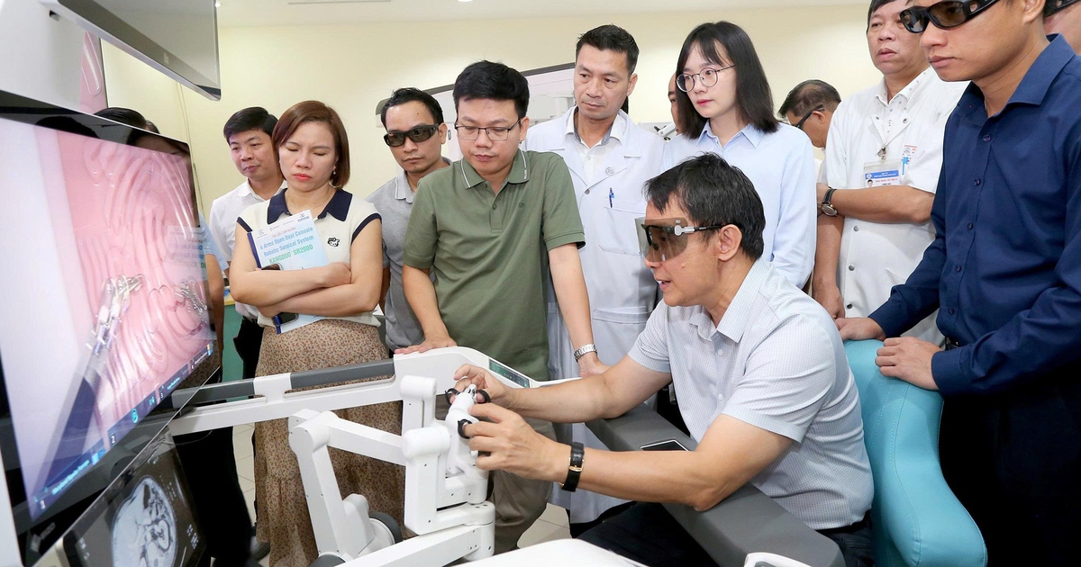 22 y bác sĩ trong nước được đào tạo phẫu thuật robot