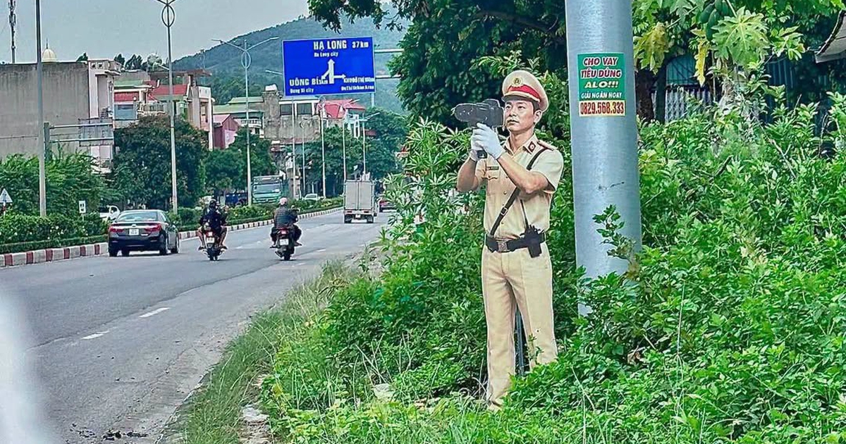 Quảng Ninh đặt mô hình chiến sĩ CSGT bên đường, vi phạm tốc độ giảm trên 43%
