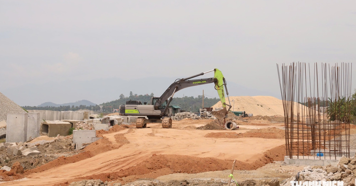 Khánh Hòa: Một công ty được cấp phép khai thác hơn 1,24 triệu m³ đất để phục vụ 6 dự án