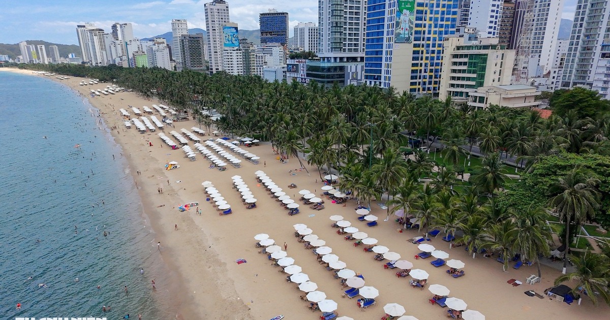 Nha Trang tạm dừng dịch vụ trên bãi biển sau 18 giờ