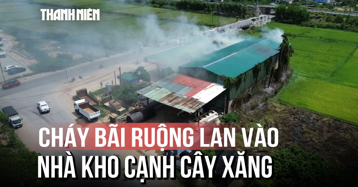 Tưởng cháy cỏ ruộng bình thường, ngọn lửa bất ngờ lan nhanh đe dọa cây xăng
