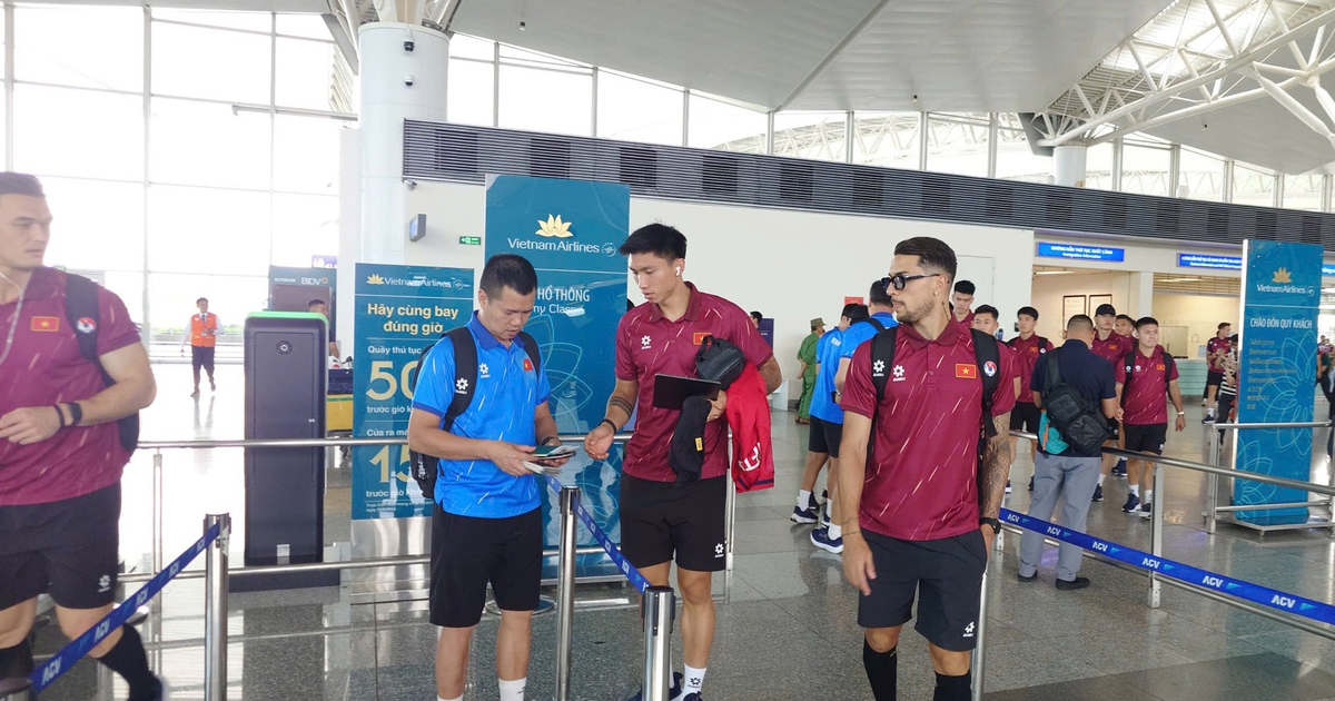 Đội tuyển Việt Nam khỏe khoắn lên đường sang Malaysia đấu bán kết: Chiến đấu để chiến thắng!