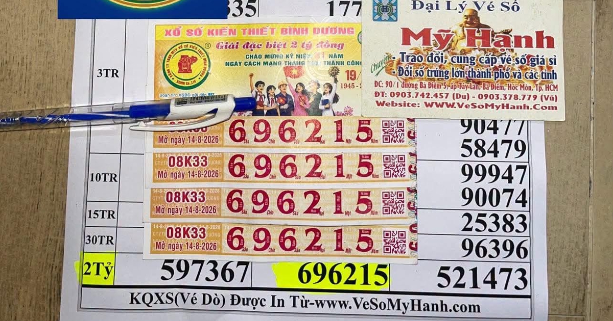 Người đ&agrave;n &ocirc;ng ở TP.HCM tr&uacute;ng 8 tỉ xổ số miền Nam, c&ugrave;ng vợ đi gửi tiết kiệm