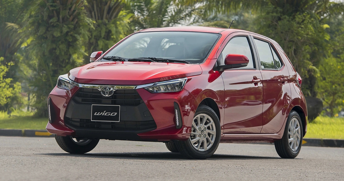Ô tô máy xăng giá rẻ nhất Việt Nam: Toyota Wigo trở lại, vượt Hyundai Grand i10
