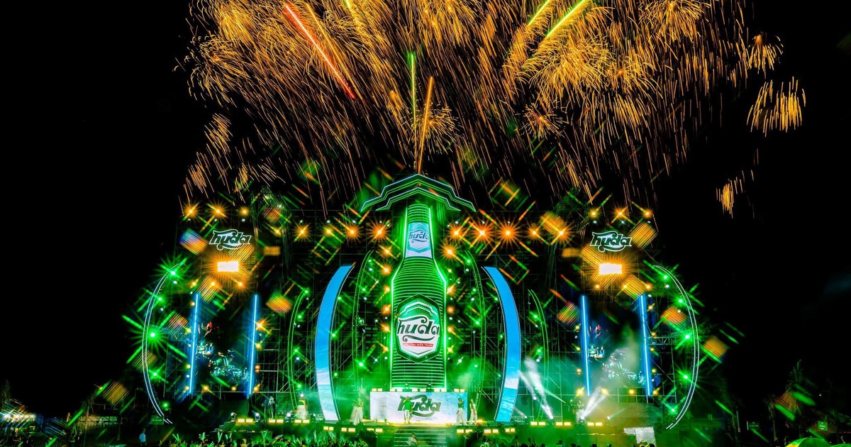 Hàng nghìn người tạo ‘Giờ chân thành’ lớn bậc nhất tại chặng kết Huda Beach Water Fest