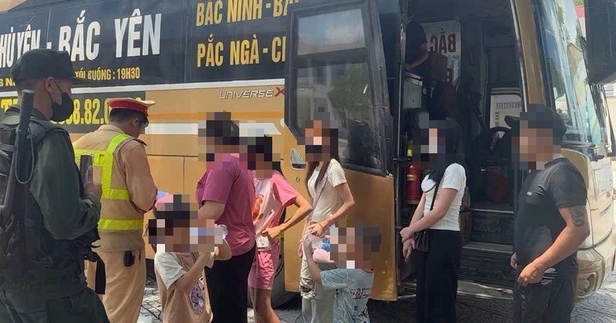 Xe khách 19 chỗ 'nhồi nhét' tới 67 người, sẽ bị phạt hơn 124 triệu đồng