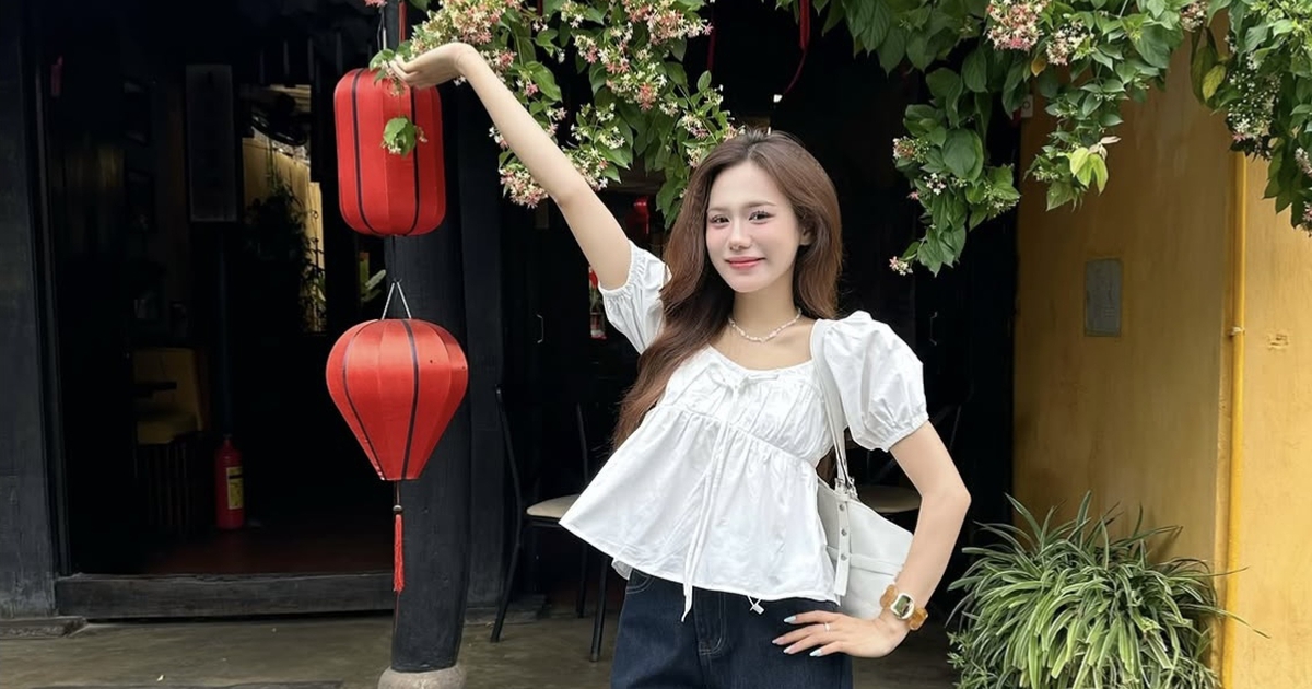 Thoát mác điệu đà với sự biến tấu từ áo blouse tay phồng cùng quần jeans